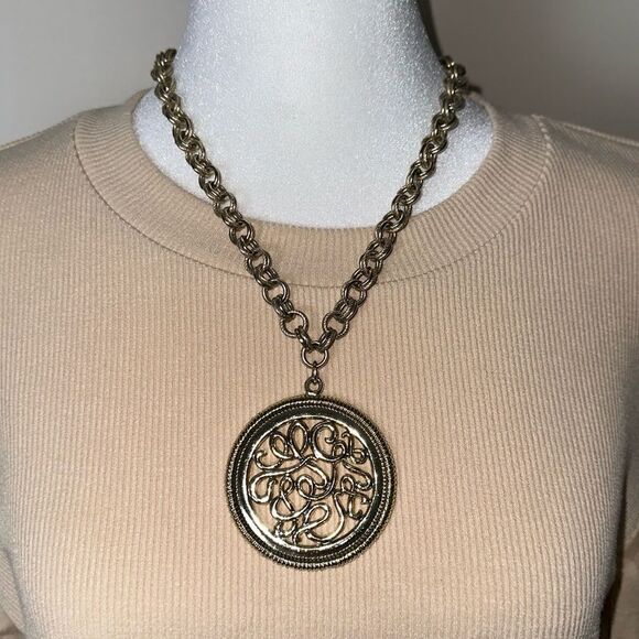 Lisner 1960s Vintage Gold Tone Chunky Chain Monogram Medallion Pendant Necklace - Picture 1 of 9